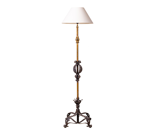 Bronze Quad Pod Lamp - Elegant Design and Functionality
